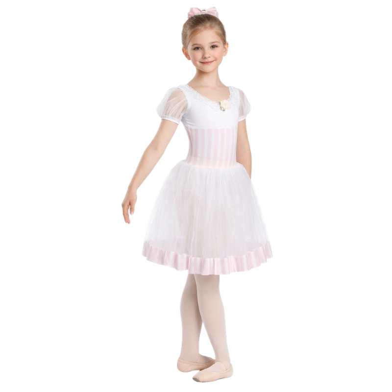 Costume da balletto con maniche a sbuffo e gonna a strati – vista frontale